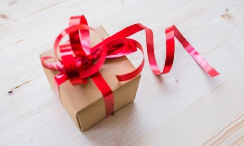 Handy Tips To Make The Day Of Your Special Ones With Premium Quality Gifts